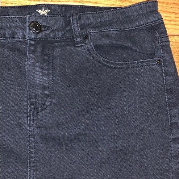 Almost famous black distressed denim mini skirt. 7 - Picture 3 of 10
